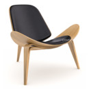 CH07 Shell Chair, Chêne laqué naturel, Cuir noir