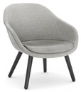 Chaise About A Lounge Chair Low AAL 82, Hallingdal - gris chaud, Chêne laqué noir, Avec coussin d'assise