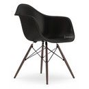 Eames Plastic Armchair RE DAW, Noir profond  , Sans rembourrage, Sans rembourrage, Version standard - 43 cm, Érable foncé