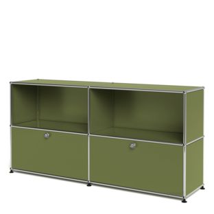 Meuble USM Haller Sideboard L, Édition vert olive, personnalisable Ouvert|Avec 2 portes abattantes