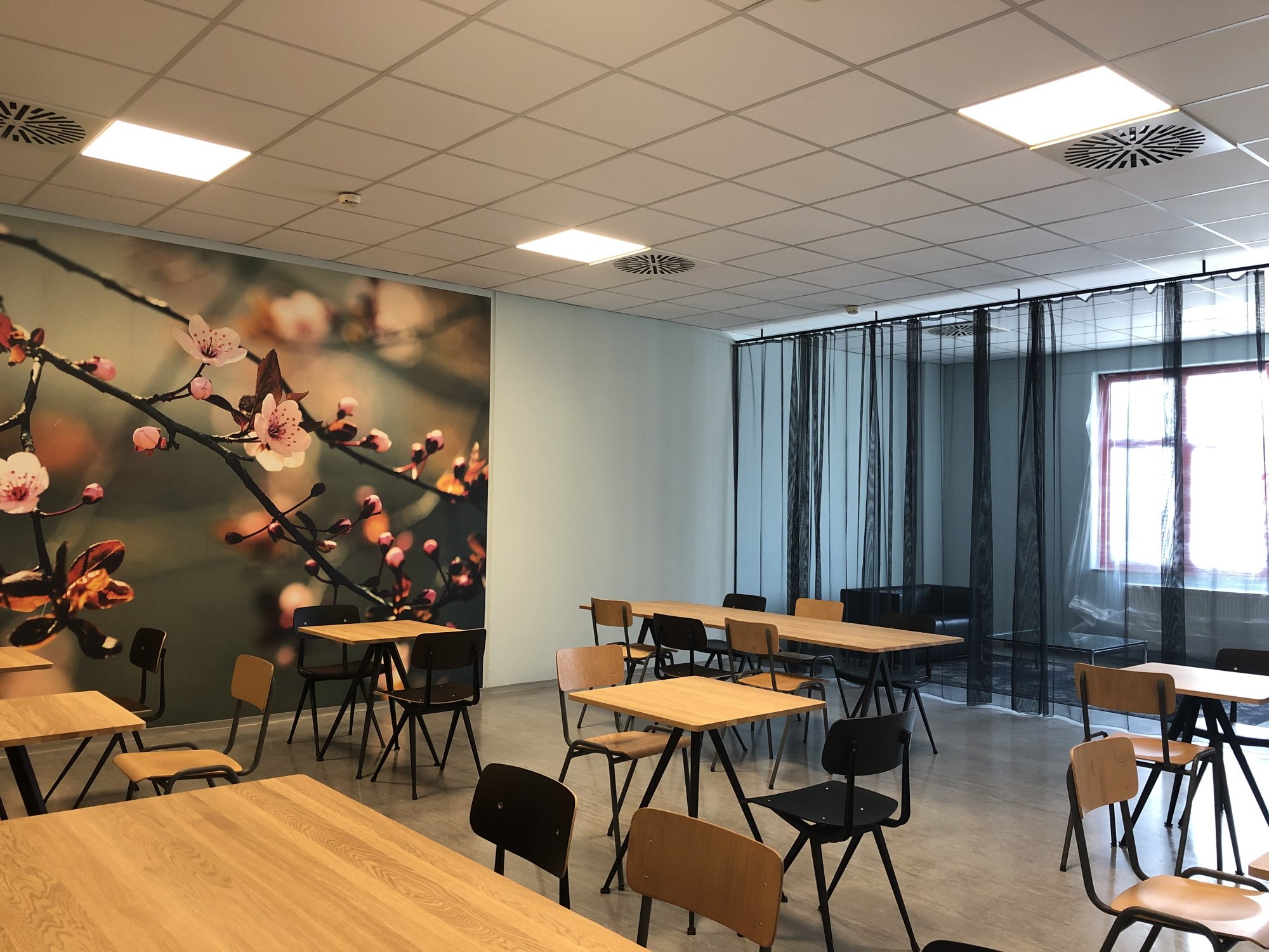 Aqua Römer Stuttgart : cantine moderne après une rénovation par smow