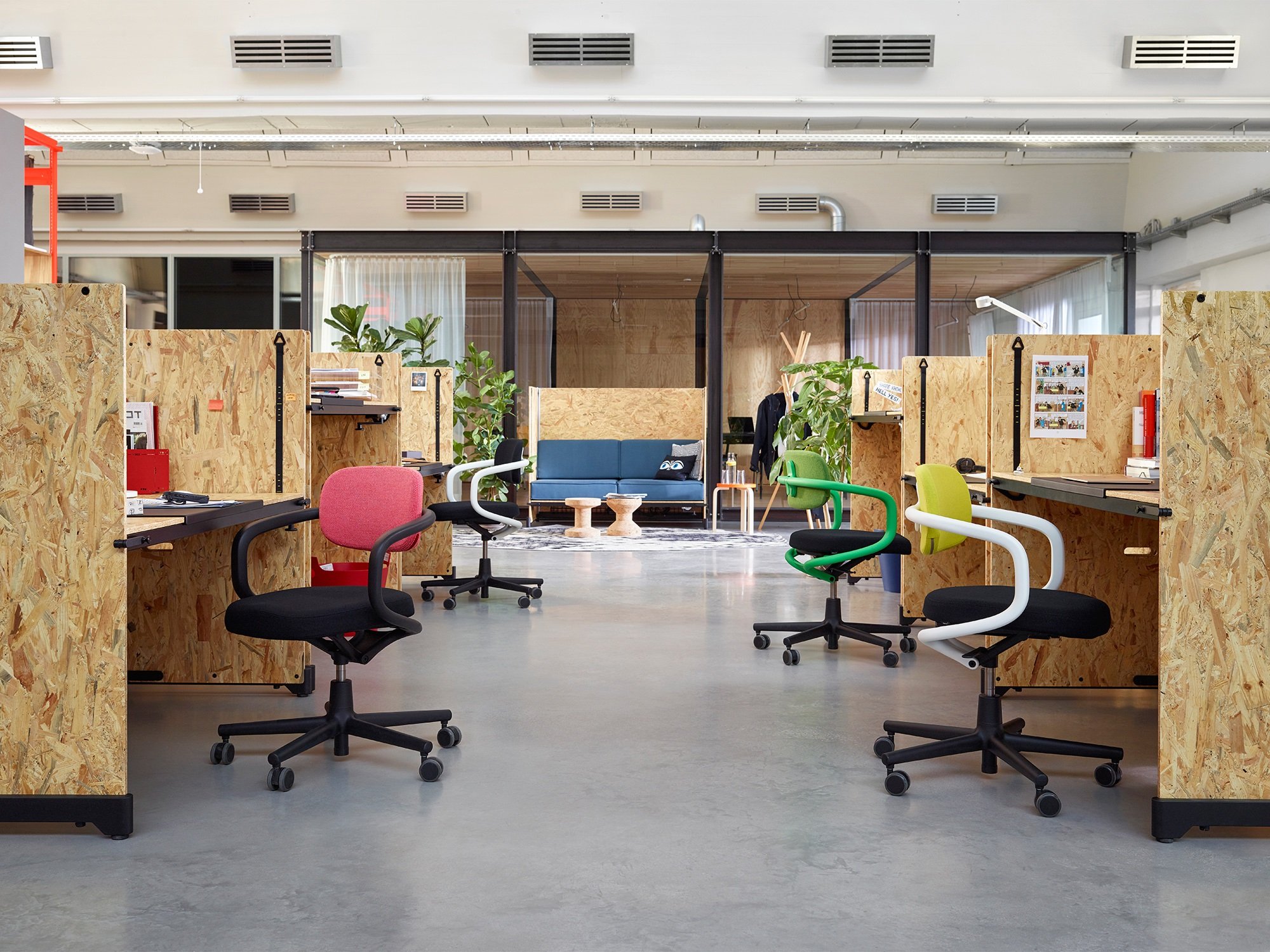 Bureau réglable en hauteur Hack de Vitra