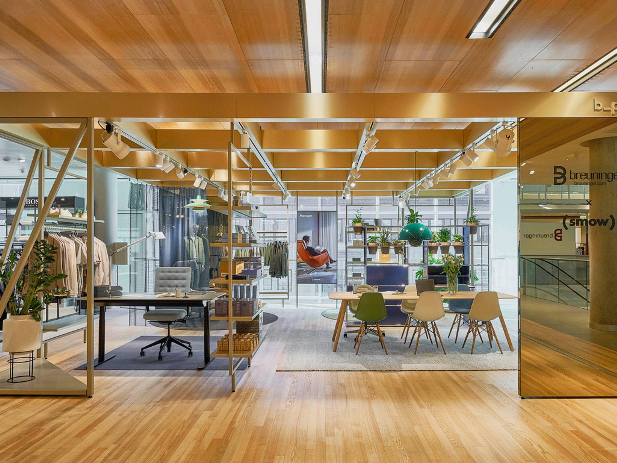 smow chez Breuninger : bureau à domicile flexible à la table de la salle à manger et poste de travail fixe