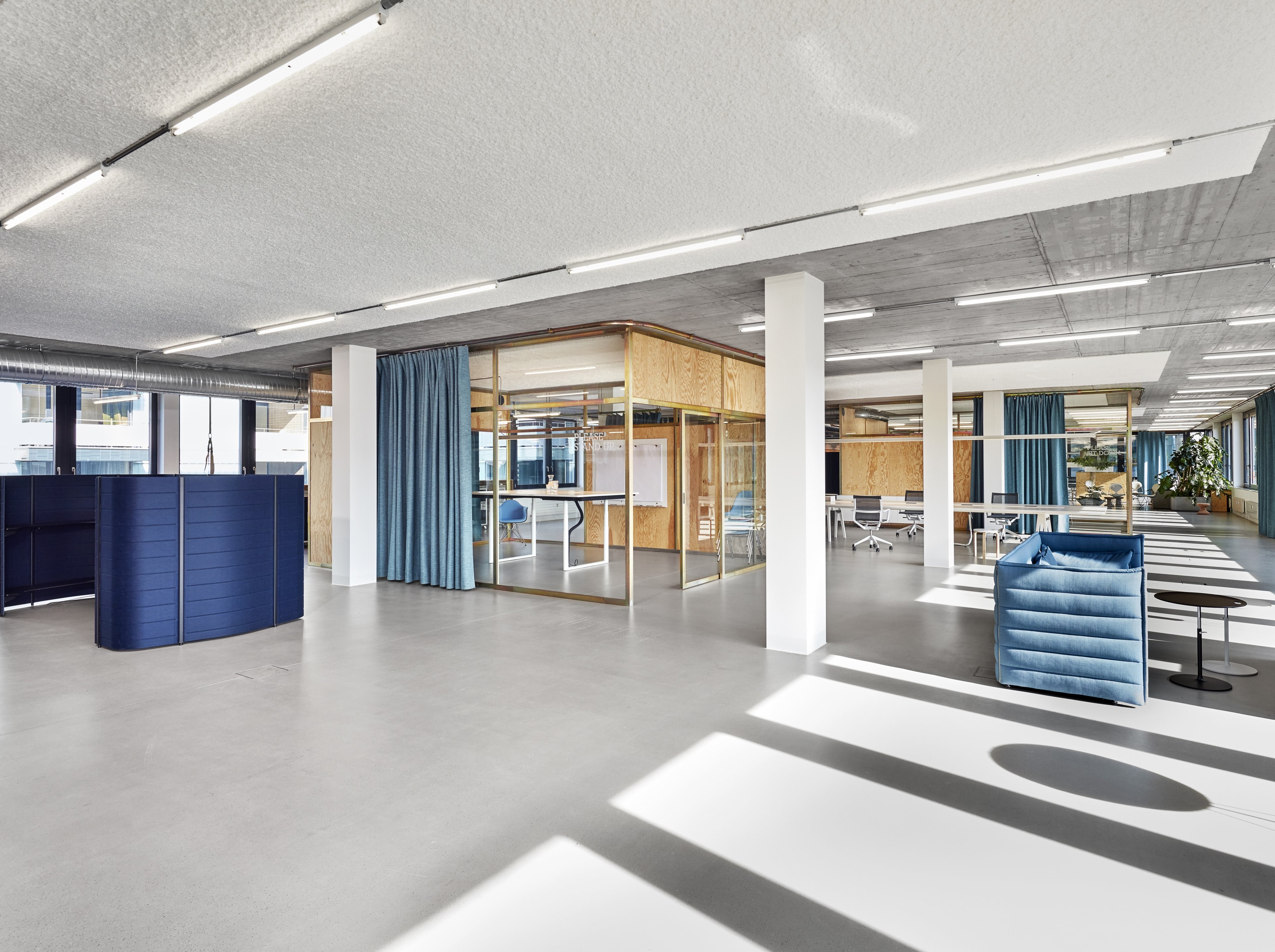 Planification et agencement modernes de bureaux