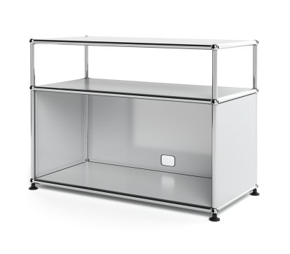 Meuble bas Lowboard M USM Haller avec rehausse, personnalisable, Gris clair RAL 7035, Avec  porte abattante, Avec passe-câbles au centre bas