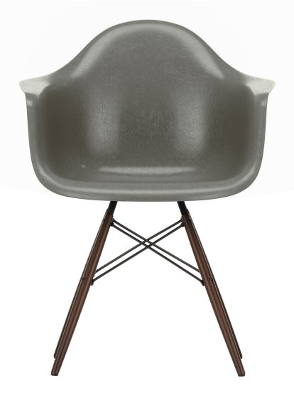 Eames Fiberglass Armchair DAW, Eames raw umber, Érable foncé