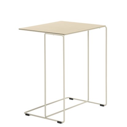Table d'appoint Oki Saddle, H 49 x L 42 x P 34 cm, Cuir Saddle argile, Peint par poudrage sable mat